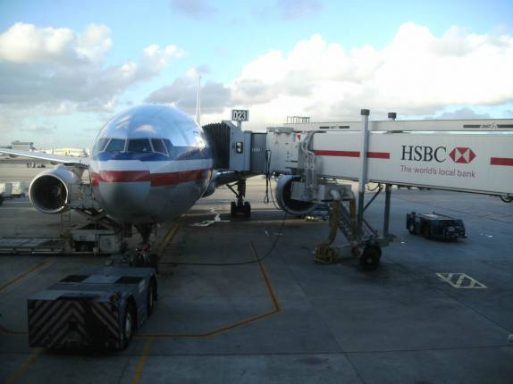 Entre México e Jamaica, escala no aeroporto de Miami, nos Estados Unidos